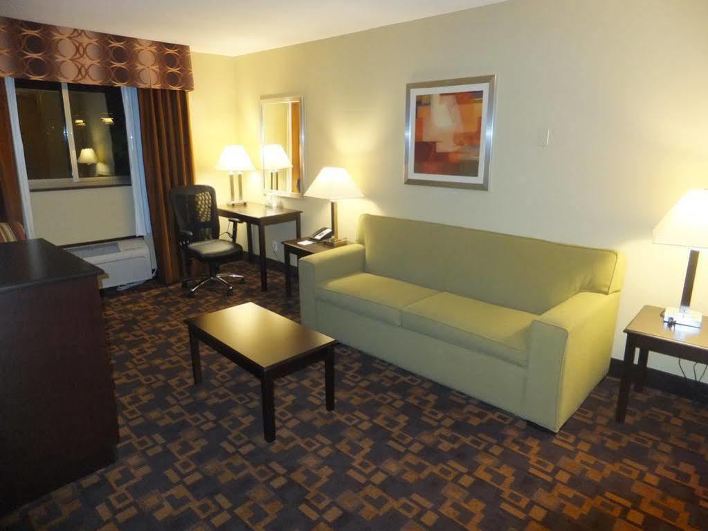 Holiday Inn Mount Prospect-Chicago Exterior photo